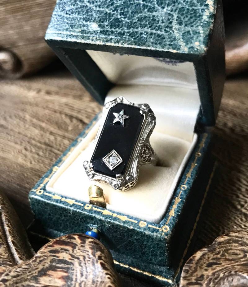 Filigraner Art-Deco-Ring Aus 14-Karätigem Gold Mit Dem Order Of Eastern Star Und Onyx-Schwesternschaft von AntiqueBlings