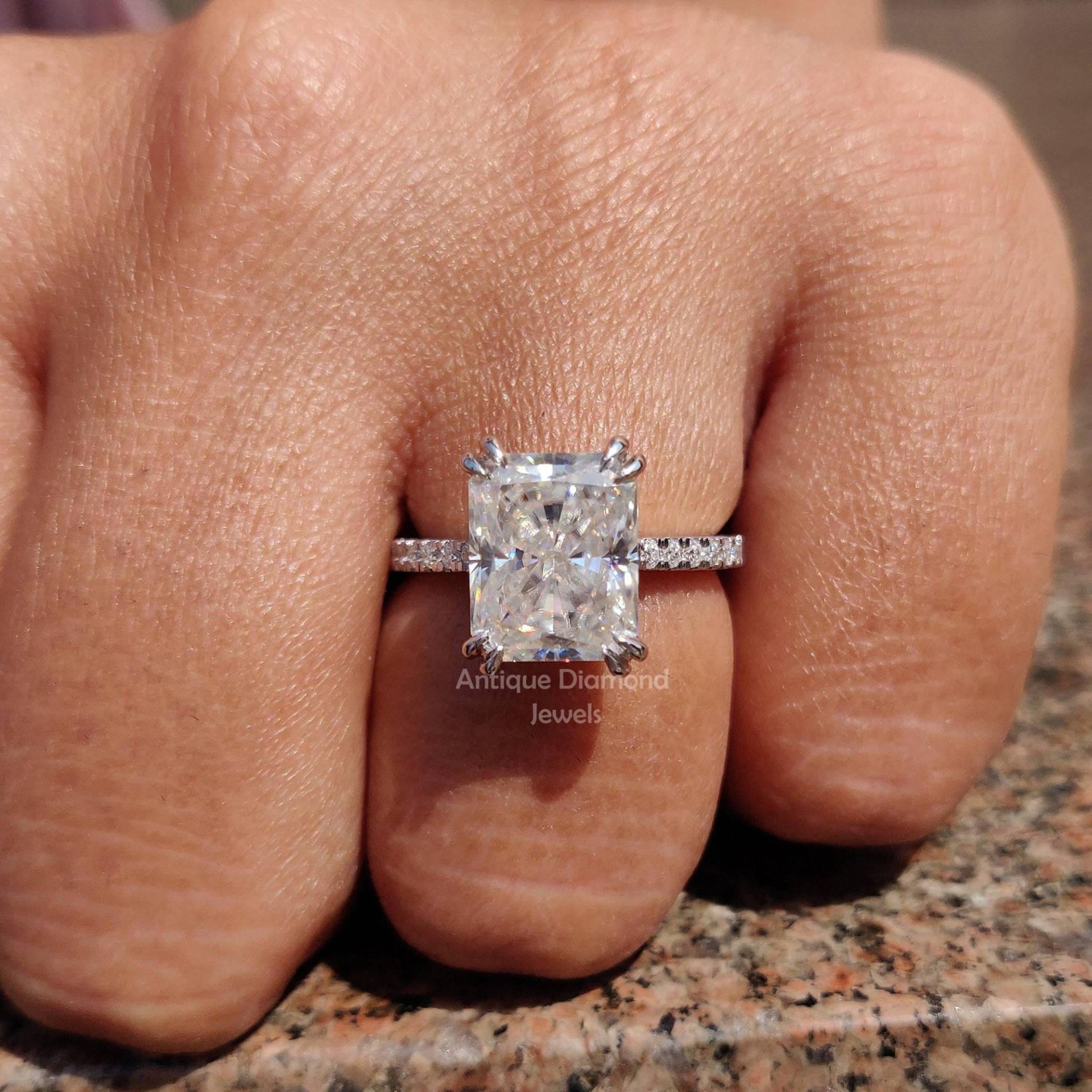 Facettierte 4 Karat Moissanite Verlobungsring ~ Versteckter Halo Hochzeitsring Für Frauen von AntiqueDiamondJewel