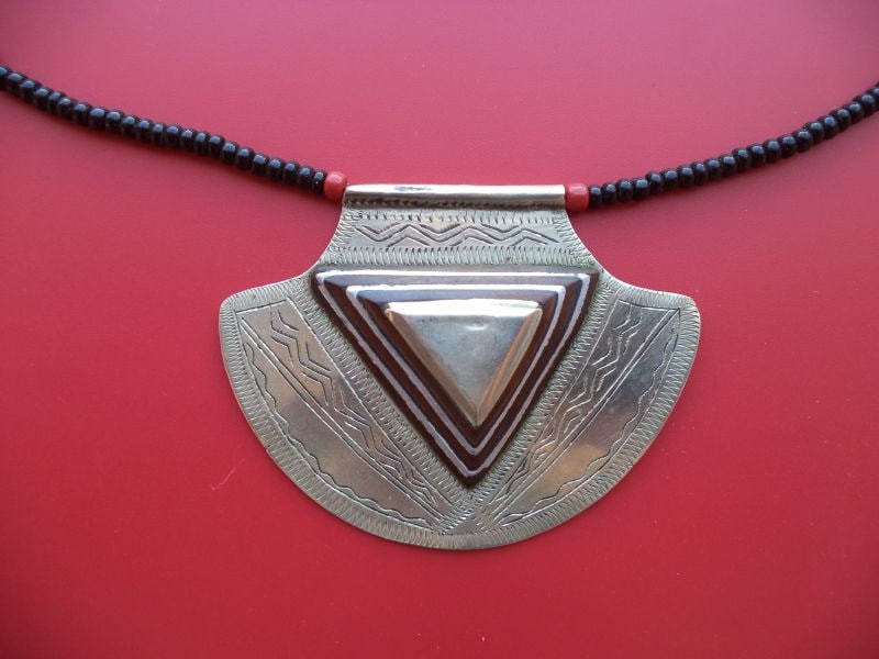 Tuareg Silver Amulet , Necklace With Ebony Wood Inlay Ethnic Jewelry Tuareg Silver Amulet , Necklace With Ebony Wood Inlay Ethnic Jewelry von AntiqueJewelery