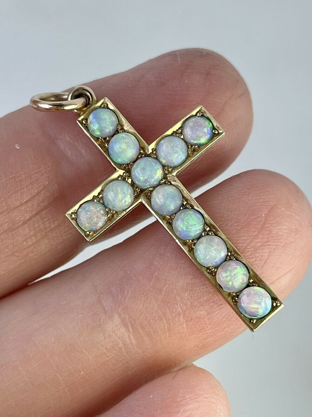 18 Karat Gelbgold Bunte Opal Kreuz Anhänger Halskette 2 Gramm 32, 5mm von AntiqueJewellers