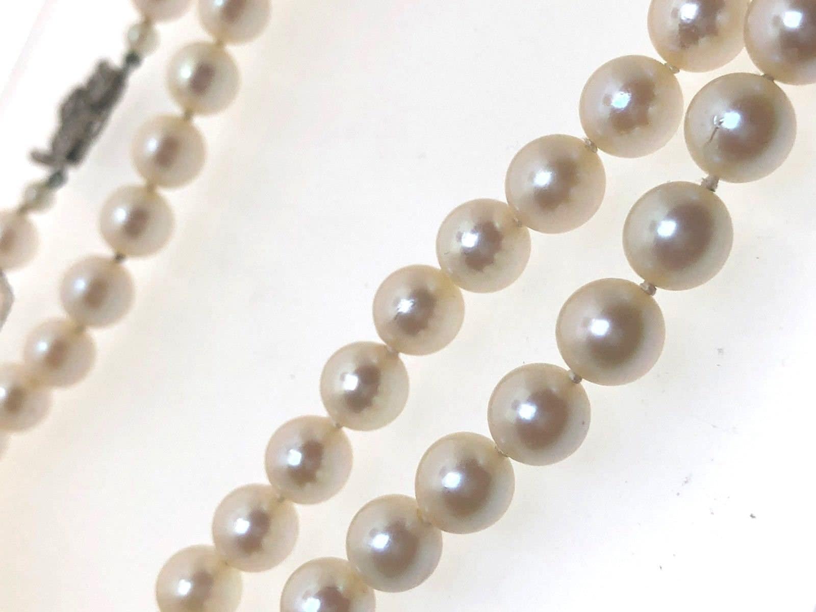 31" Meer Kultivierte Perle Geknotete Kette 9Ct Weißgold Verschluss 8mm Sicherheits-Kette von AntiqueJewellers