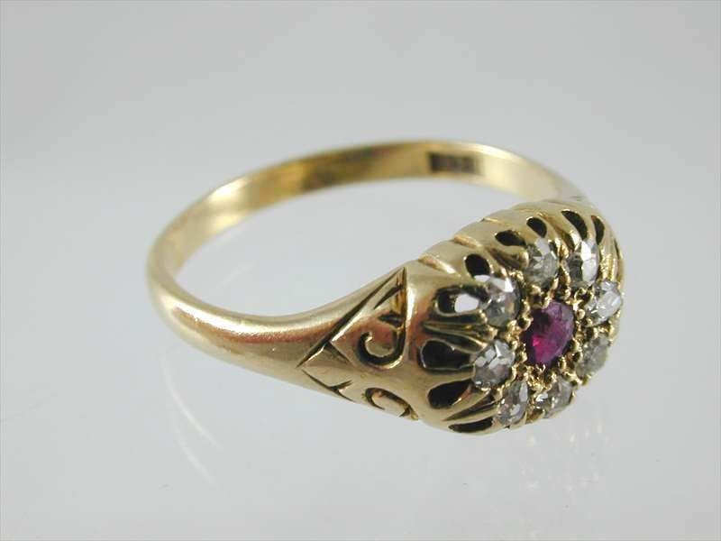 Antiker Rubin Und Diamant Cluster Ring Zirka 1880 Größe Q 5.2 Gramm von AntiqueJewellers