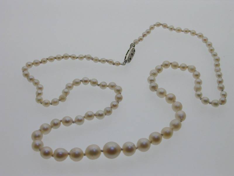 Art-Deco-Graduierte Meer Kultur Perlenkette 2, 8-7, 5 Mm Silber & Einfügen Verschluss 19" von AntiqueJewellers