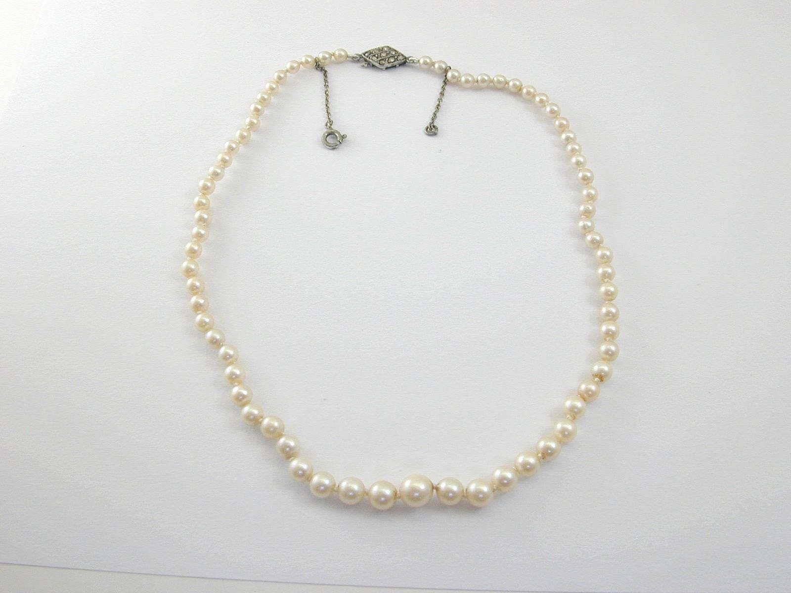 Art Deco Sea Cultured Perlenkette Abgestufte Sicherheitskette Qualität 15" 13, 3G von AntiqueJewellers