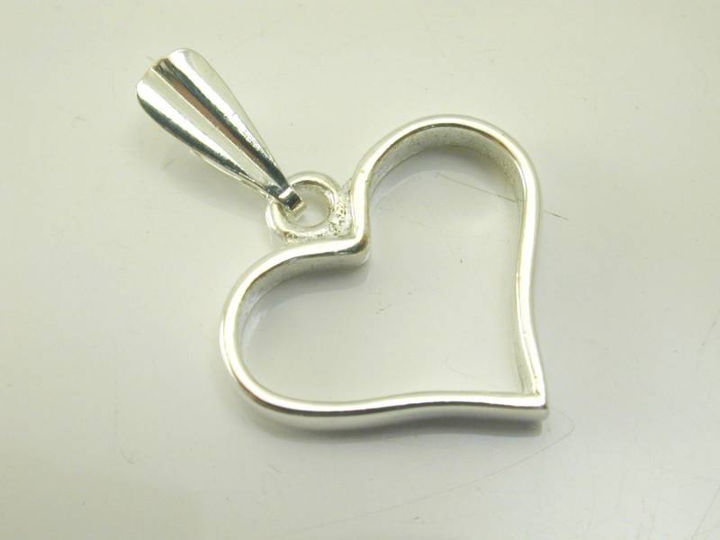 Silber Herz Anhänger Charm Umrissform 1, 5 Gramm von AntiqueJewellers