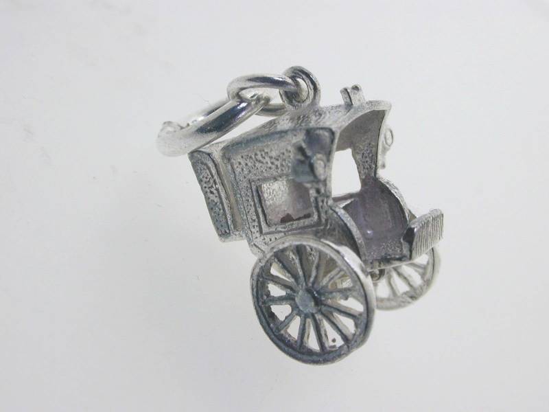 Silber Vintage Pferdewagen Charme Falle 3, 6 Gramm von AntiqueJewellers
