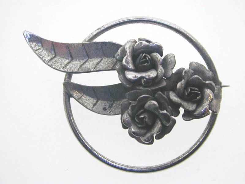 Silberbrosche Blumen Und Blätter Vintage 50Er-60Er Jahre 7, 1 Gramm 32, 3 Mm Durchmesser von AntiqueJewellers