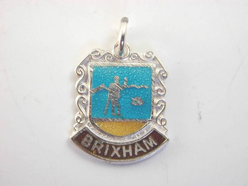 Silberschild Charm "Brixham" 1, 4 Gramm von AntiqueJewellers