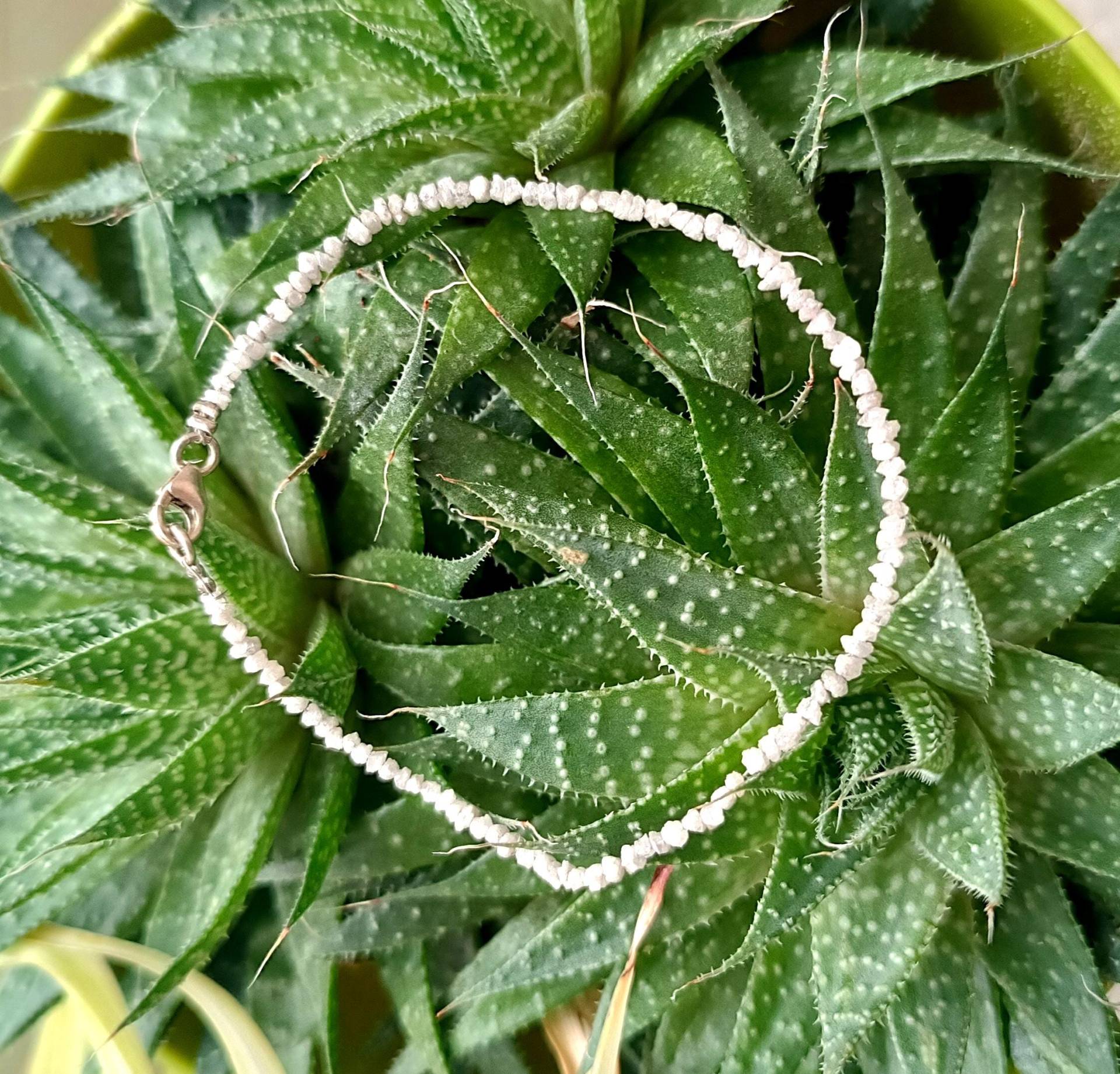 Diamantarmband - Natürliche Ungeschliffene Rohdiamanten, 4-2 Mm, Stahlschnur, 19 cm Länge Diamantarmband - Natürliche Ungeschliffene Rohdiamanten, 4-2 Mm, Stahlschnur, 19 cm Länge von AntiqueJewelryByD