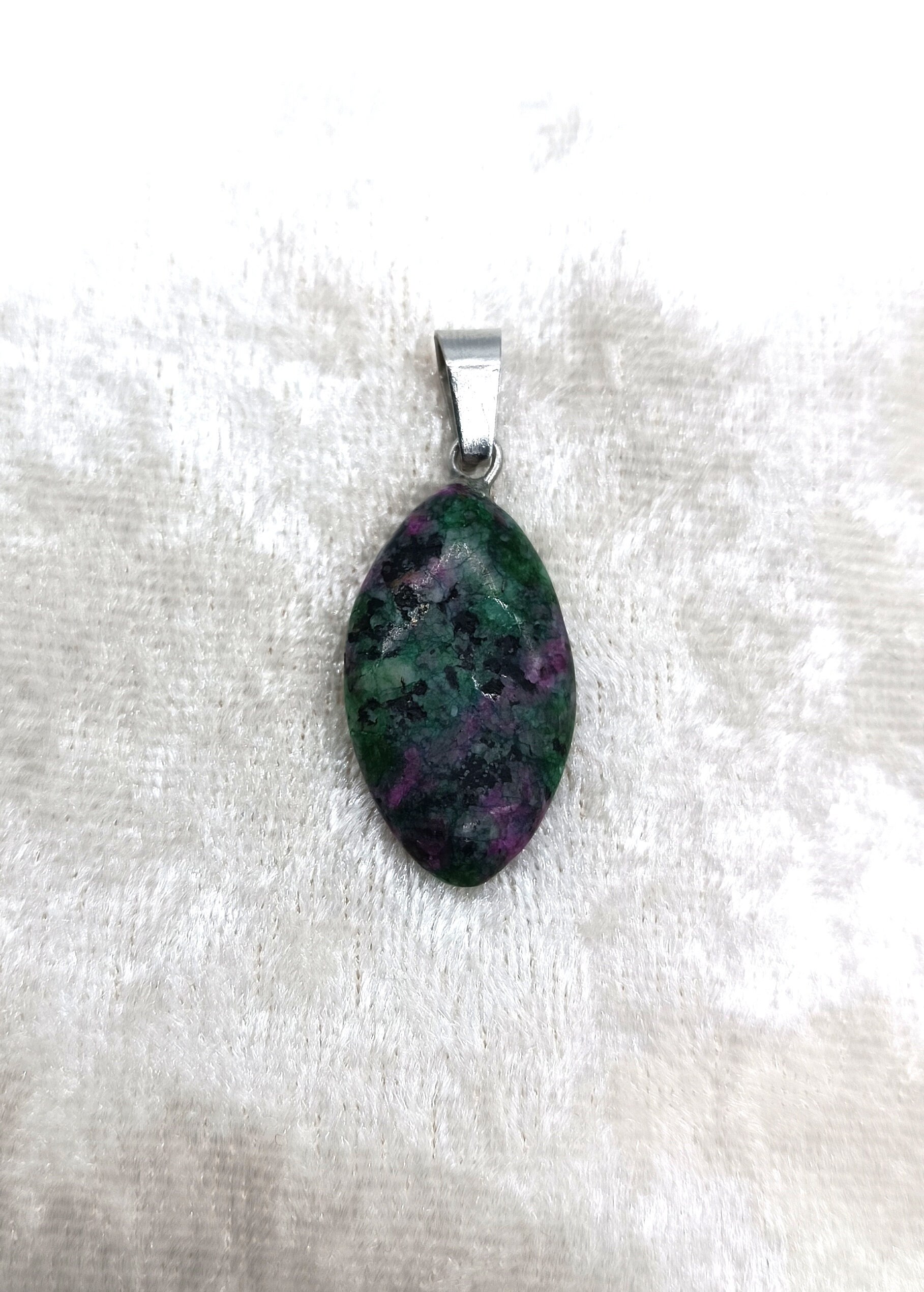 Vintage Anhänger - Rubin Und Zoisit Vintage Anhänger - Rubin Und Zoisit von AntiqueJewelryByD