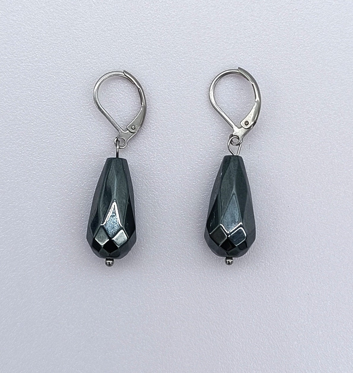 Vintage Ohrhänger Im Art Deco Stil Mit Natürlichem Hämatit, Edelstahl, 80Er Jahre Vintage Ohrhänger Im Art Deco Stil Mit Natürlichem Hämatit, Edelstahl, 80Er Jahre von AntiqueJewelryByD