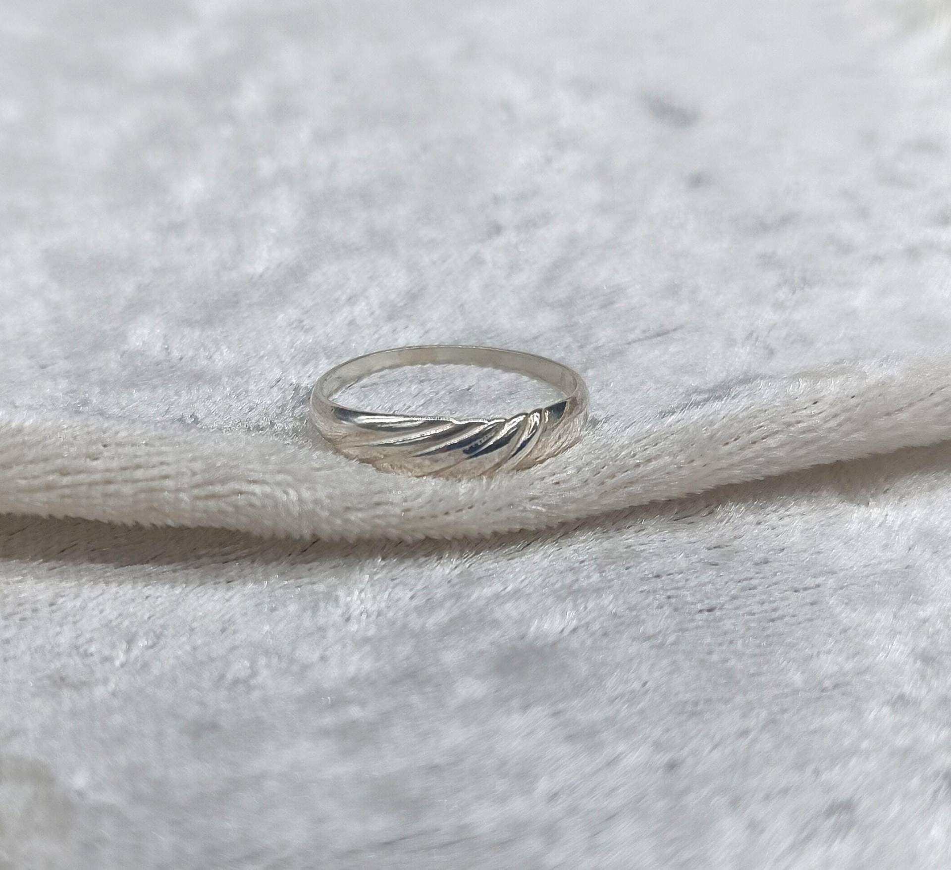 Vintage Silberring, 925 Ag, Hergestellt in Der Tschechoslowakei 1950, Original Antikes Schmuckstück Vintage Silberring, 925 Ag, Hergestellt in Der Tschechoslowakei 1950, Original Antikes Schmuckstück von AntiqueJewelryByD