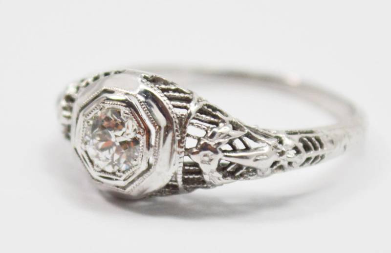 18K Weißgold Art Deco Diamant Filigree Verlobungsring von AntiqueJewelryLove