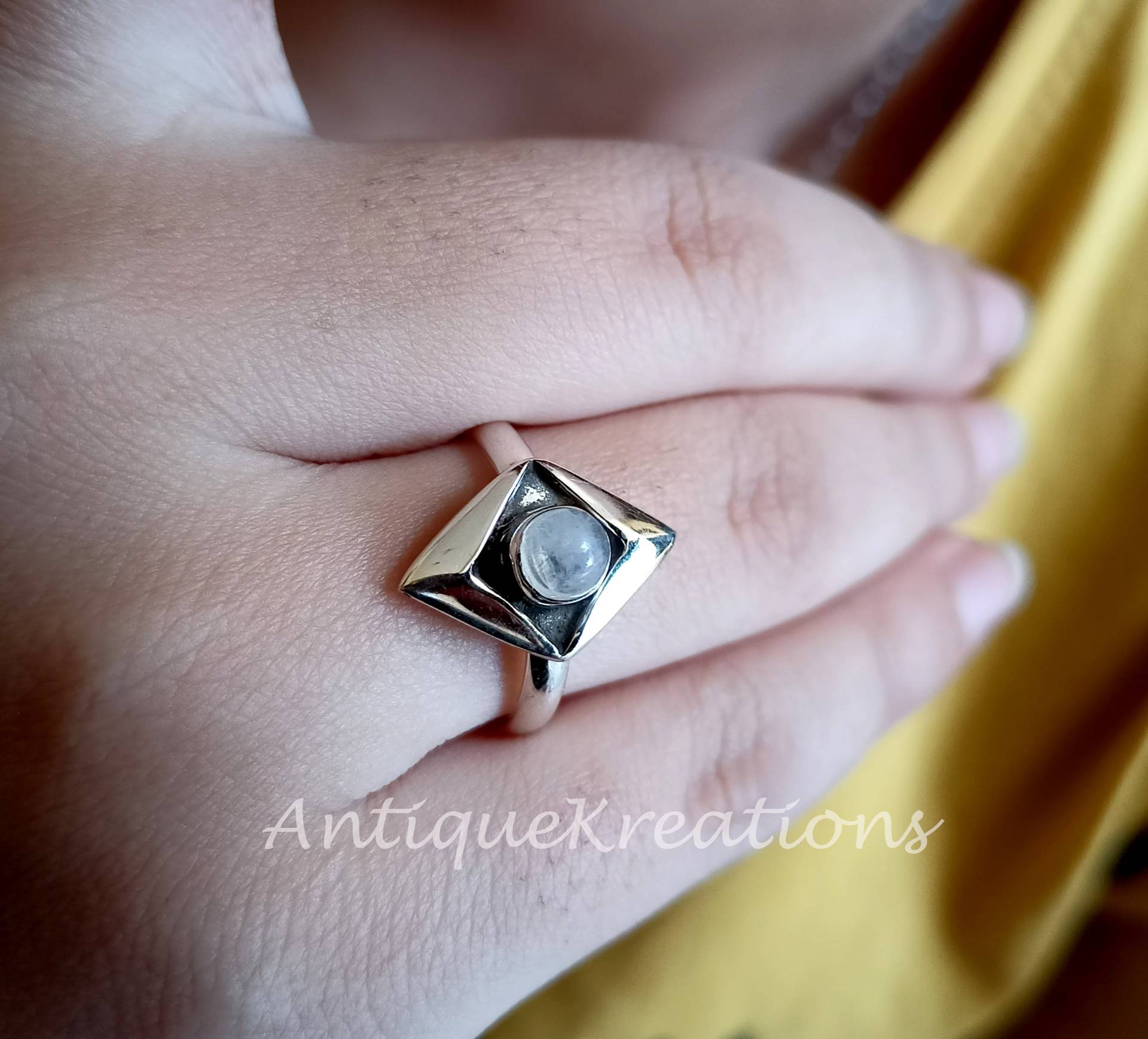 Mondstein Ring, Sterling Silber Regenbogen Juni Birthstone Geschenk Für Sie, Ring Frauen, Zum Valentinstag von AntiqueKreations