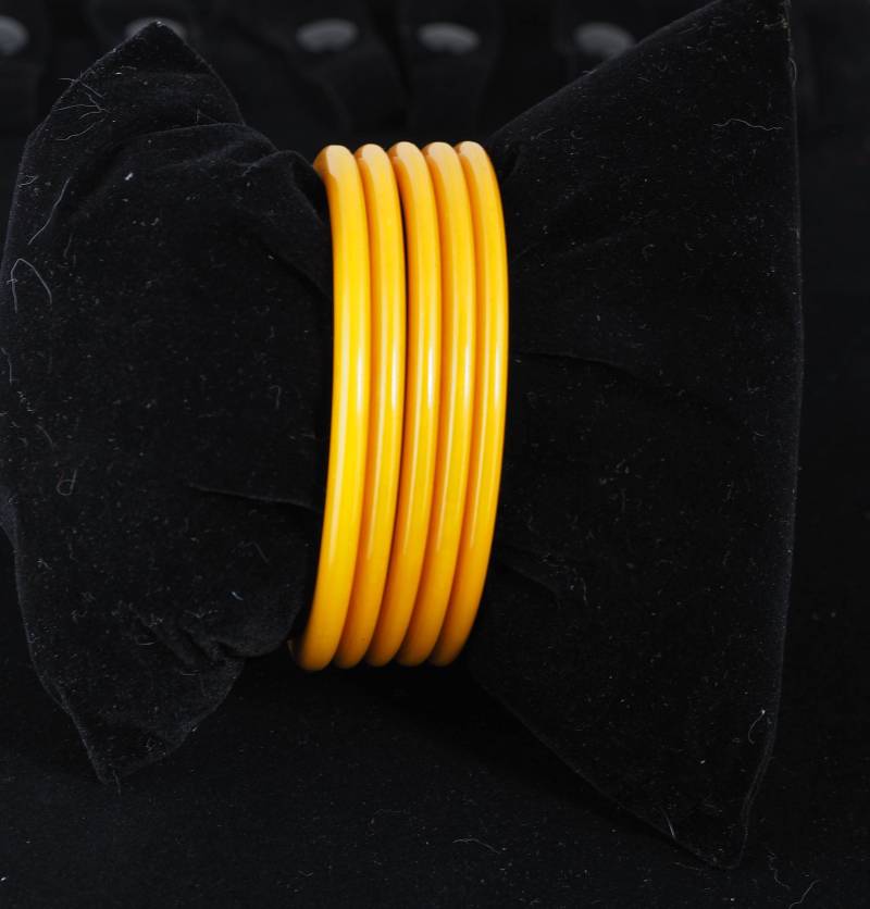 Vintage Bakelit Armreifen, Set Mit 5 Bangle Bakelit Armbänder, Modernist Armband, Art-Deco-Armband, Schmuck von AntiqueSelectNY