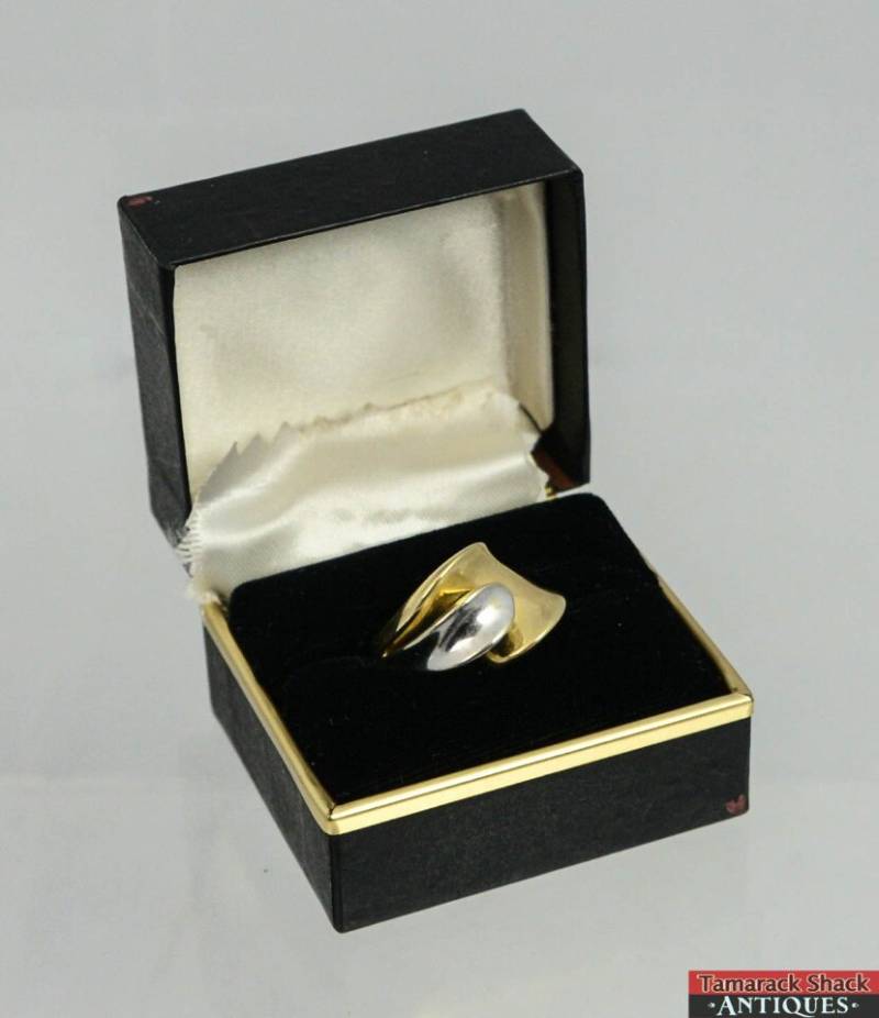 Vintage 2 Toned 14K Gold Ira Skalet Herstellung Co Schmuck Designer Ring Größe 9 Vintage 2 Toned 14K Gold Ira Skalet Herstellung Co Schmuck Designer Ring Größe 9 von AntiqueShack