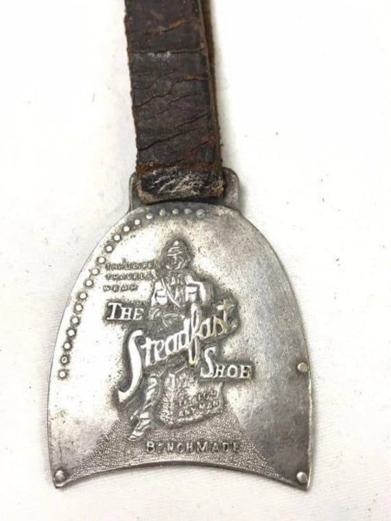 Vintage Gustave Fox Co. Schuh Heal Werbung Taschenuhr Fob Der Unerschütterliche Smith Briscoe Lynchburg Va von AntiqueShack
