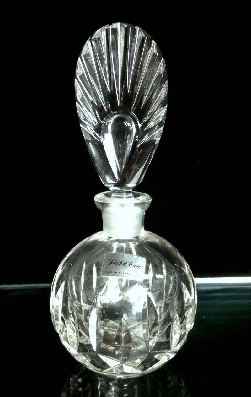 Vintage Saks Fifth Allee Fan Top Parfüm Duft Flasche Geschliffenen Bleikristall West Germany Vintage Saks Fifth Allee Fan Top Parfüm Duft Flasche Geschliffenen Bleikristall West Germany von AntiqueShack