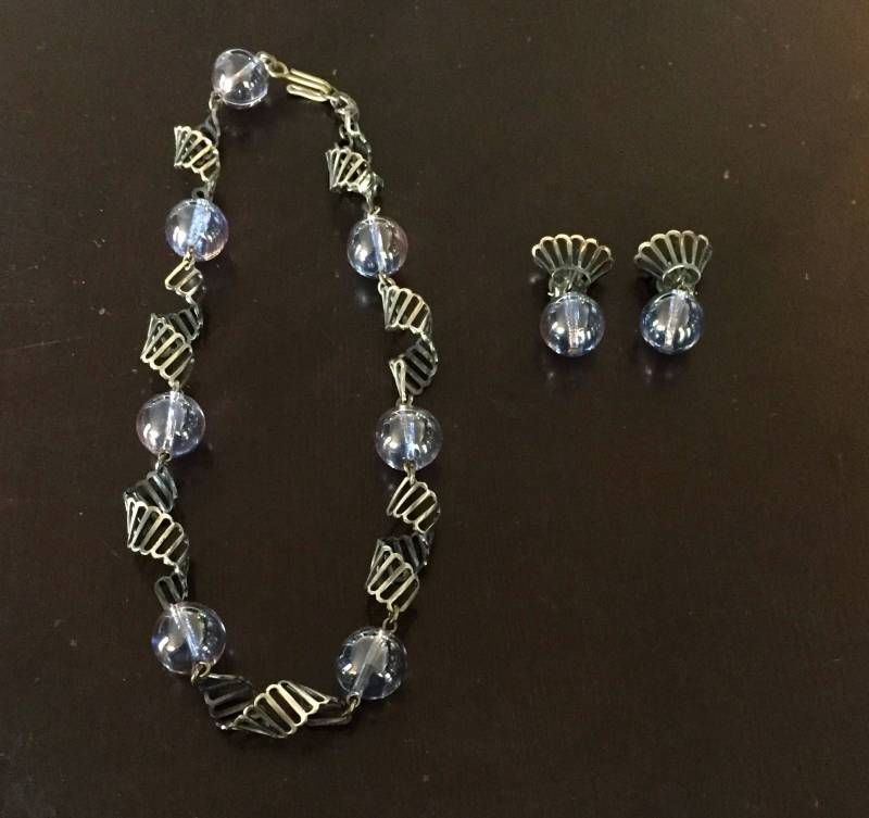 Bläulich Glas Und Silber Halskette/Ohrringe Set von AntiqueSoCal