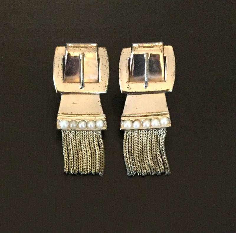 Goldene "Schnalle" Ohrclips Mit Fransen Und Kunstperlen von AntiqueSoCal