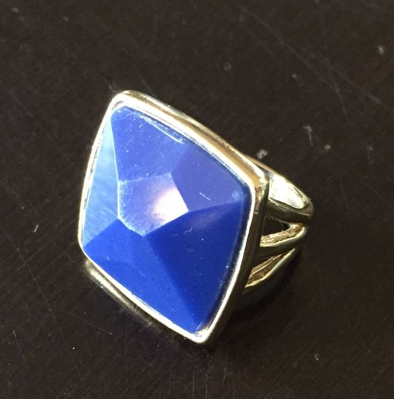 Goldfarbenem Metall W/stein - Größe 5 von AntiqueSoCal