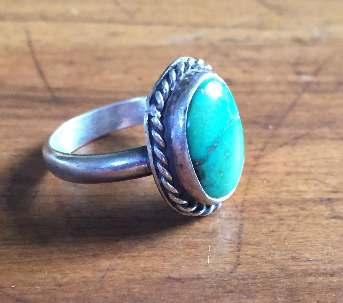 Grünlich Türkis Silber Metall Statement Ring - Größe 7 von AntiqueSoCal