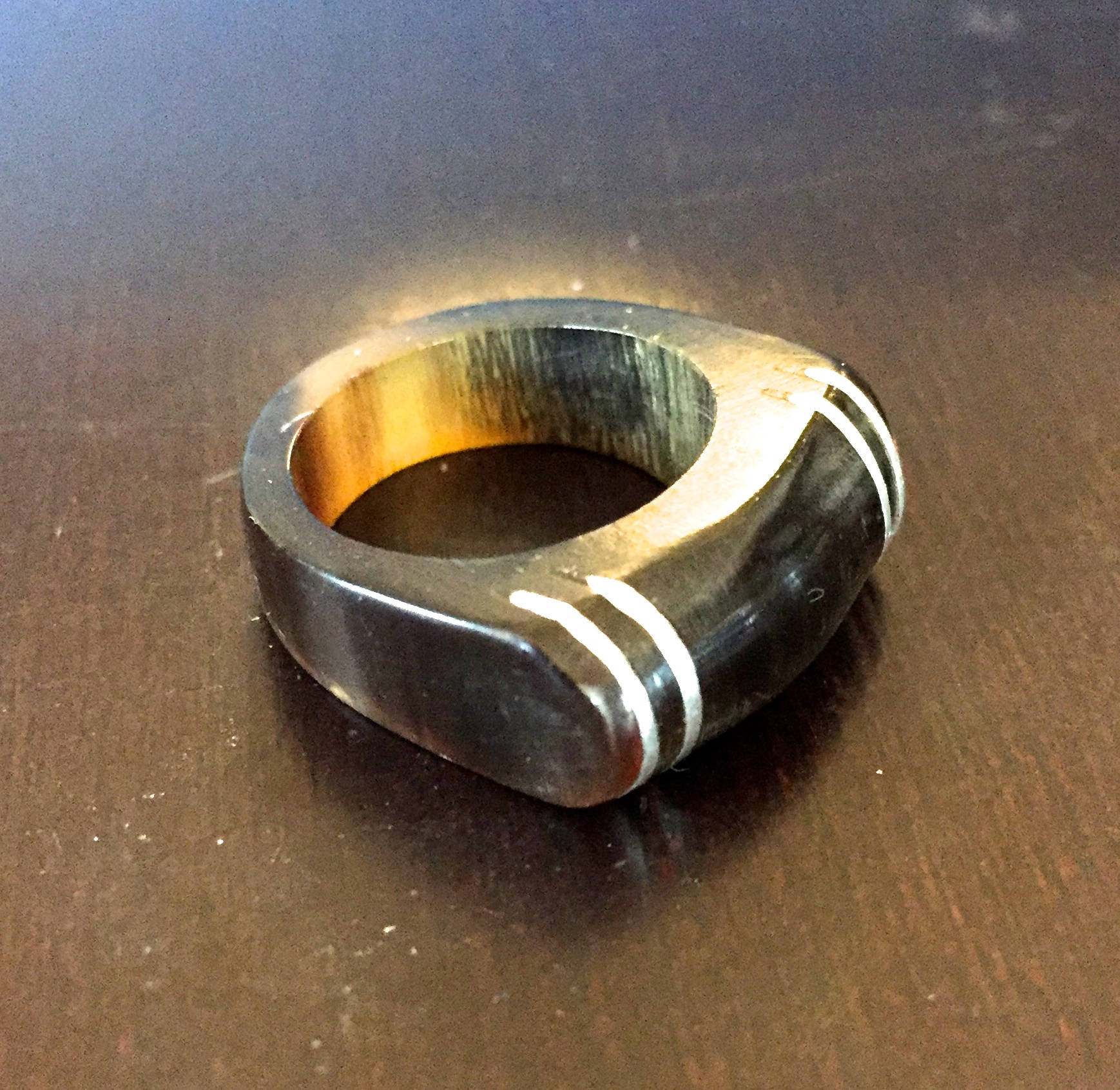 Vintage Brown Geschnitztes Horn Und Silber Statement Ring - Größe 5 von AntiqueSoCal