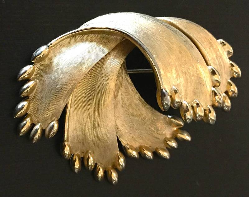 Vintage Trifari Goldene Feder-Wie Brosche von AntiqueSoCal