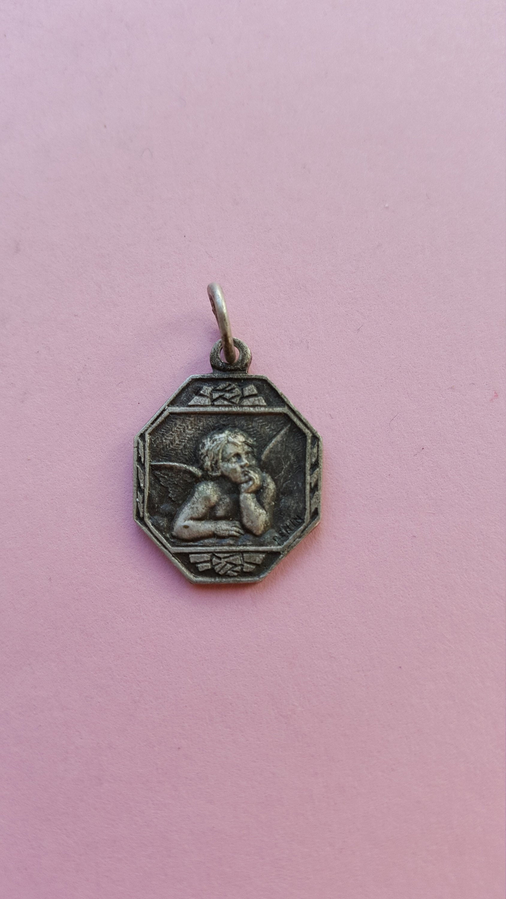 Religiösen Versilbert Anhänger Medaille, Heilige Charme, Medaillon Von Der Berühmten Raphael Engel | Engel Schutzengel, Penin Poncet Religiösen Versilbert Anhänger Medaille, Heilige Charme, Medaillon Von Der Berühmten Raphael Engel | Engel Schutzengel, Penin Poncet von AntiquebyMonique