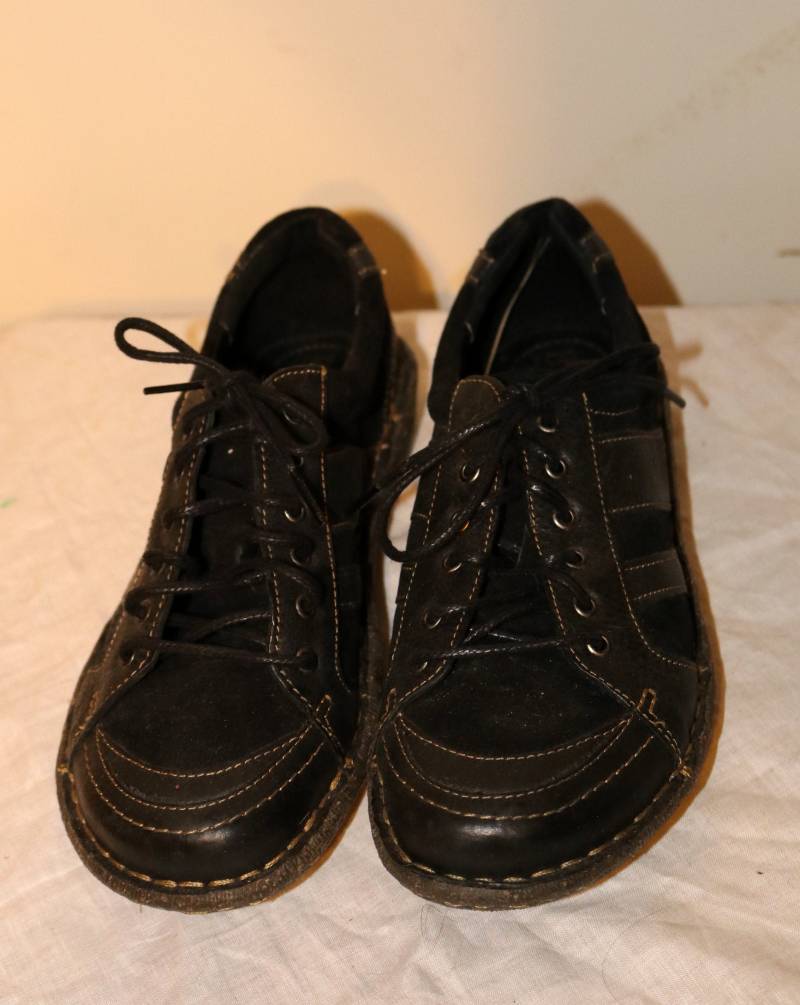 Born Black Leather & Suede Oxfords - Größe 7.5/38.5 M/W W32112 Made in Mexico von AntiqueologyToday
