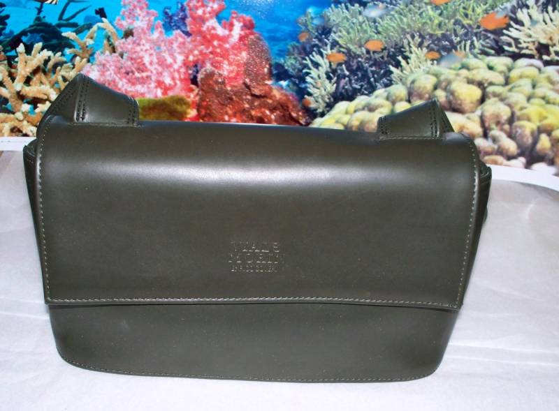 Vintage Enrico Coveri Handtasche - Viale Morin Geldbörse Olivgrünes Leder Herbst Trend Farbe von AntiqueologyToday