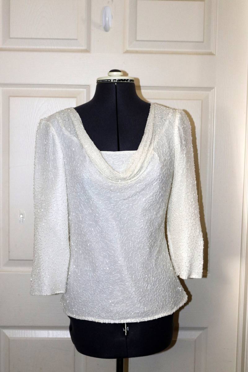 Vintage Kazar Perlen Seidenbluse - Wasserfallausschnitt Besondere Anlässe Größe S von AntiqueologyToday