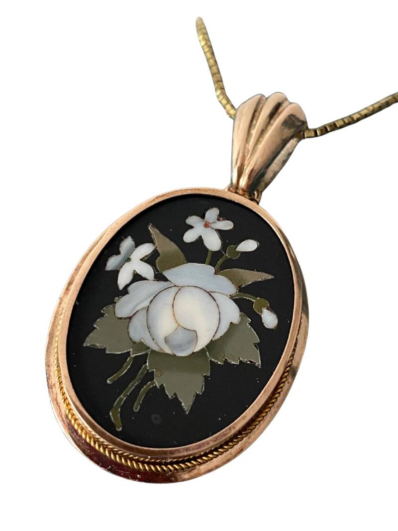 Antiker Medaillon Anhänger, Pietra Dura Mosaik von Antiquepavilion