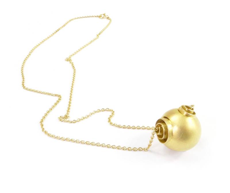 Anhänger -Sphere - in Gelbgold Mit Ankerkette von AntjePorzigJewelry