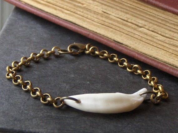 Das Gesteuer . Coyote Tooth Unisex Armband Aus Messing von AntlerCave