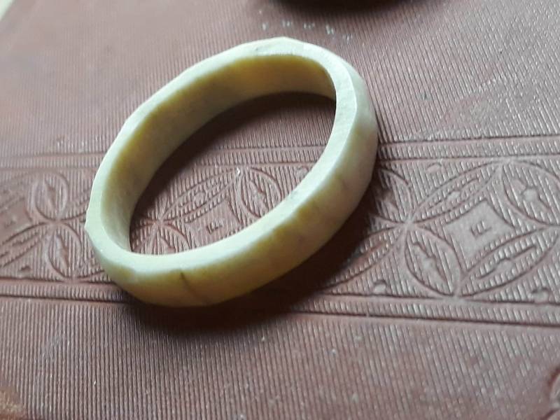 Echte Elch Geweih Ring Halb Glatt Geschnitzt. Anfertigung in Deiner Größe. Naturliebhaber Primitive Ehering von AntlerCave