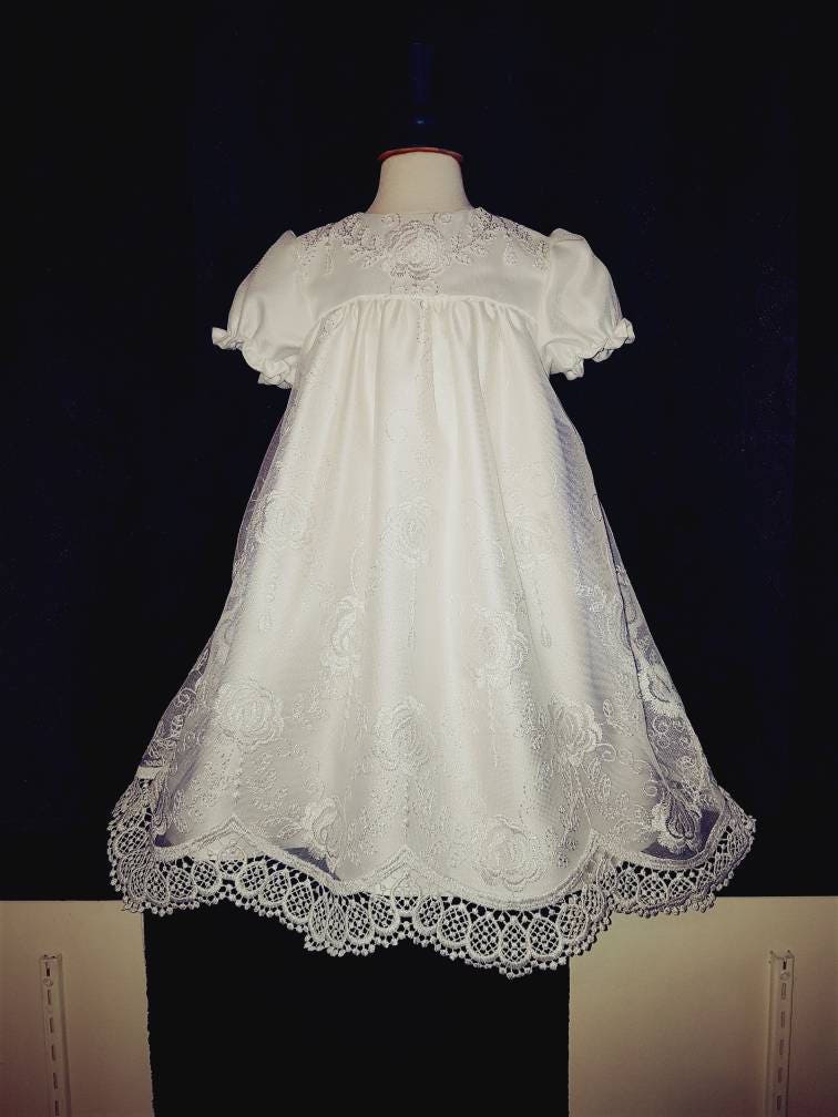 Schöne Schimmernde Bestickter Spitze & Satin Taufe, Hochzeit, Besonderen Anlass Kleid von AntoinetteExclusives