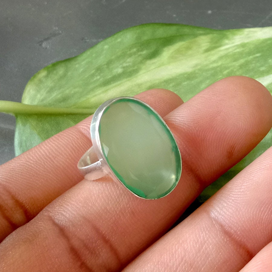 Aqua Grüner Chalcedon Ring Oval Facettierter Sterling Silber Geburtsstein von Antragemsnjewels