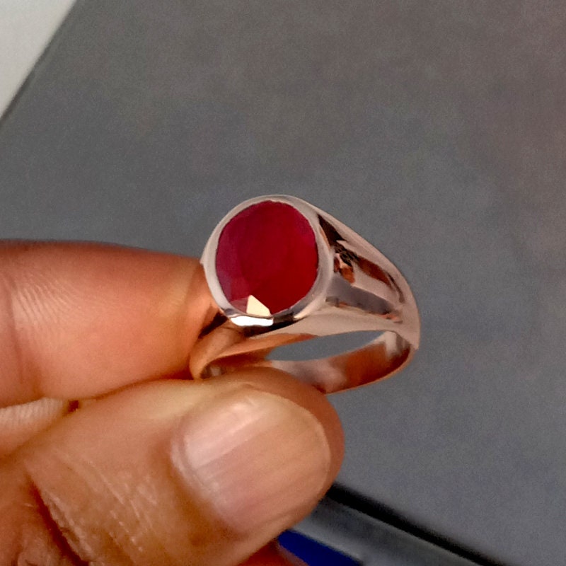 Facettierter Rubin Edelsteinring Silber Rosé Vergoldet, Zargenfassung von Antragemsnjewels