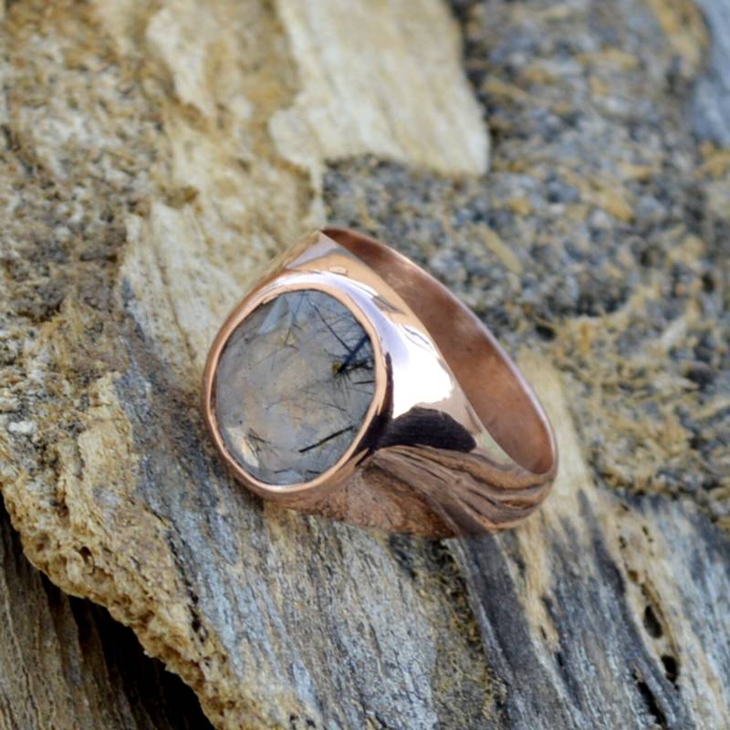 Handgemachter Ovaler Rutilquarzring Sterlingsilber-Roségoldfassung Handgemachter Ovaler Rutilquarzring Sterlingsilber-Roségoldfassung von Antragemsnjewels