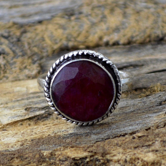 Natürlicher Roter Rubin Ring Runder Edelstein, 925 Sterling Silber, Juli Geburtsstein Natürlicher Roter Rubin Ring Runder Edelstein, 925 Sterling Silber, Juli Geburtsstein von Antragemsnjewels