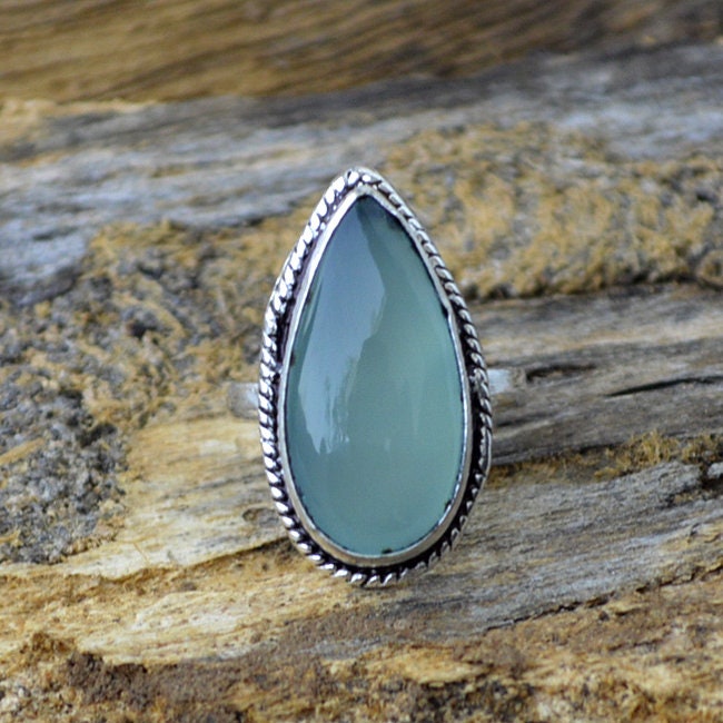 Pear Aqua Chalcedon Ring Edelstein-Ring Aus Sterlingsilber Pear Aqua Chalcedon Ring Edelstein-Ring Aus Sterlingsilber von Antragemsnjewels