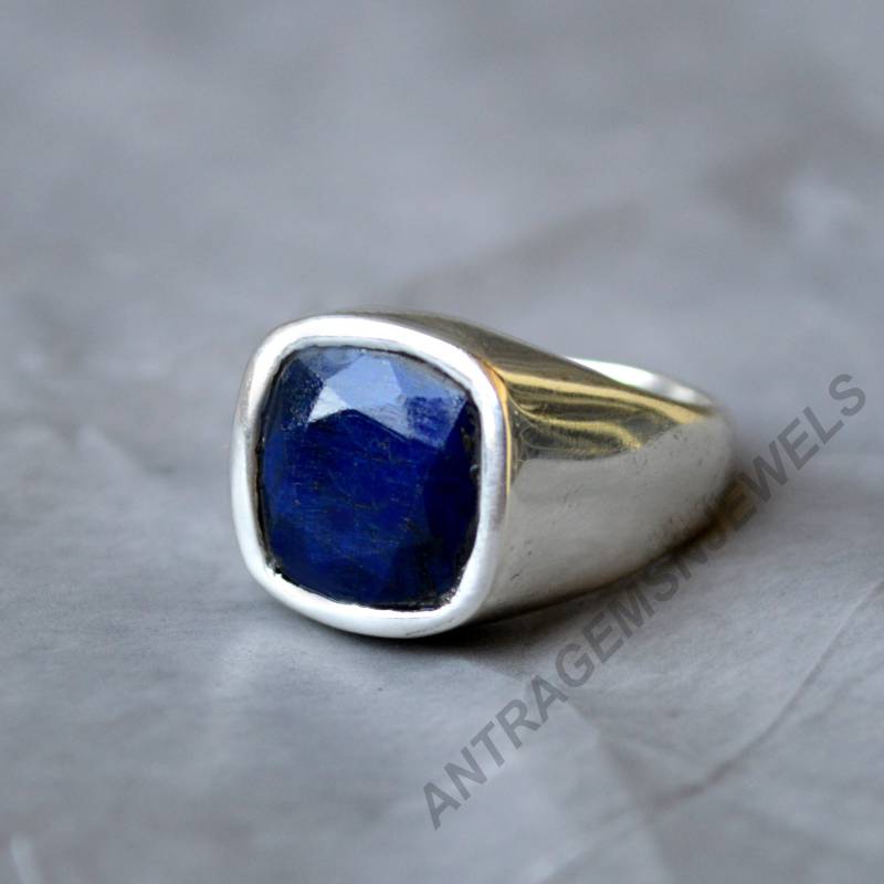Roher Blauer Saphir Ring Kissenschliff, 925 Sterling Silber, Unisex Roher Blauer Saphir Ring Kissenschliff, 925 Sterling Silber, Unisex von Antragemsnjewels