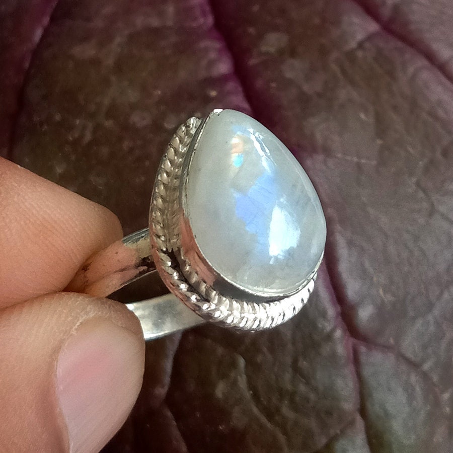 Tropfenförmiger Regenbogen Mondstein Ring 925 Sterling Silber, Juni Geburtsstein von Antragemsnjewels