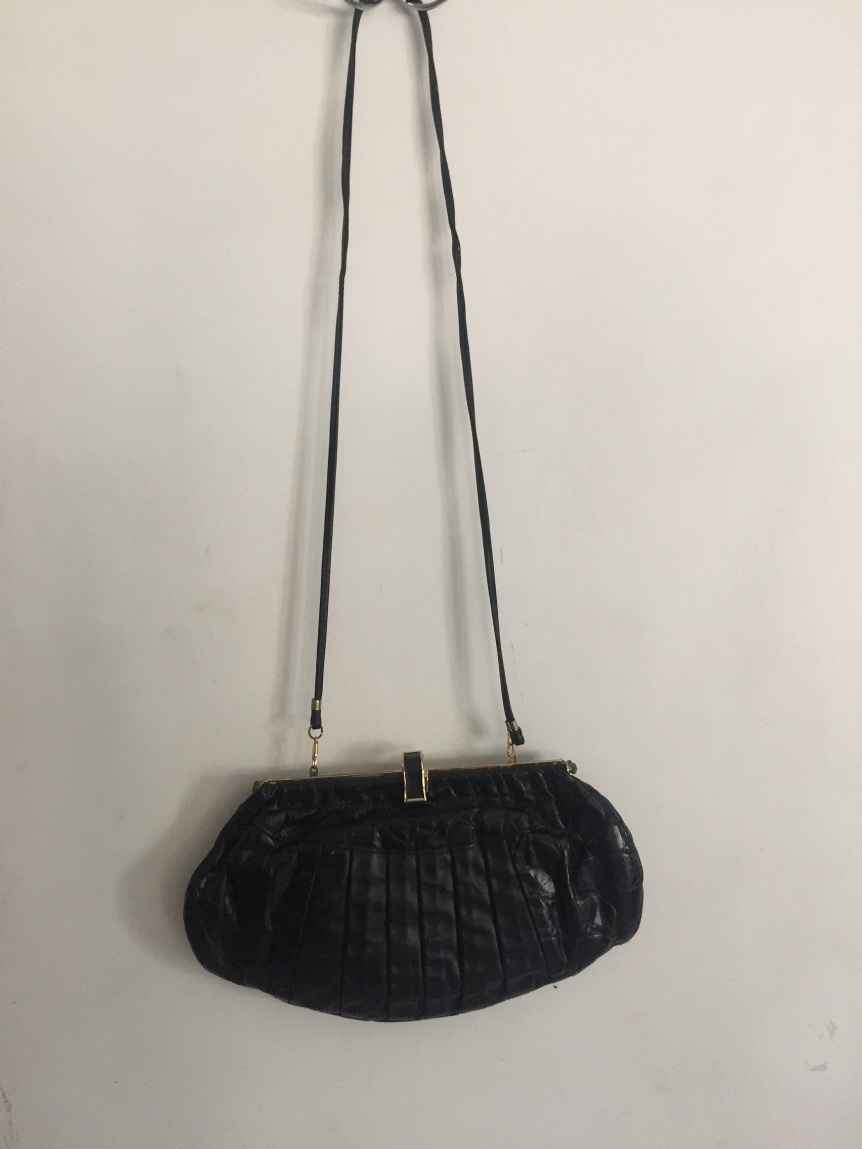 Isabel Usa Schwarzes Leder Plissierte Schultertasche Vintage 70Er von Antweakin