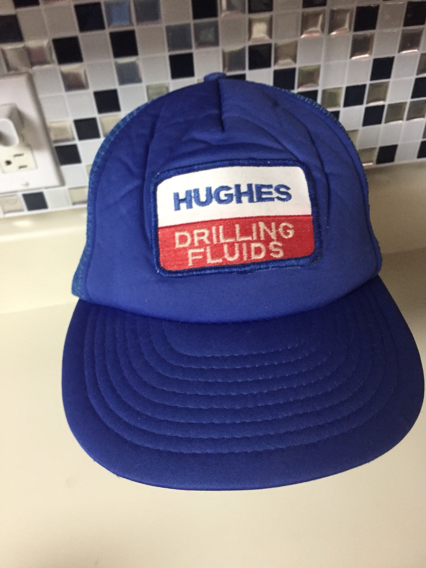 Jahrgang Blau Trucker Mütze Hughes Bohren Flüssigkeiten von Antweakin