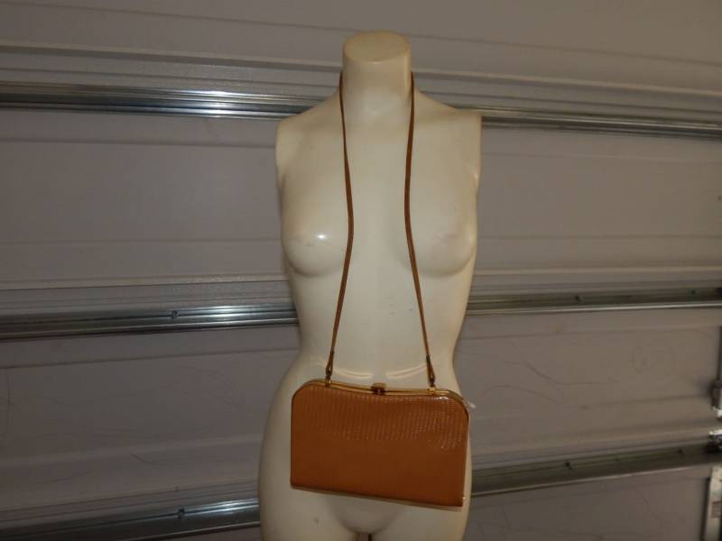 Vintage Mini Clutch Oder Schultertasche Kunstleder Snae Print von Antweakin