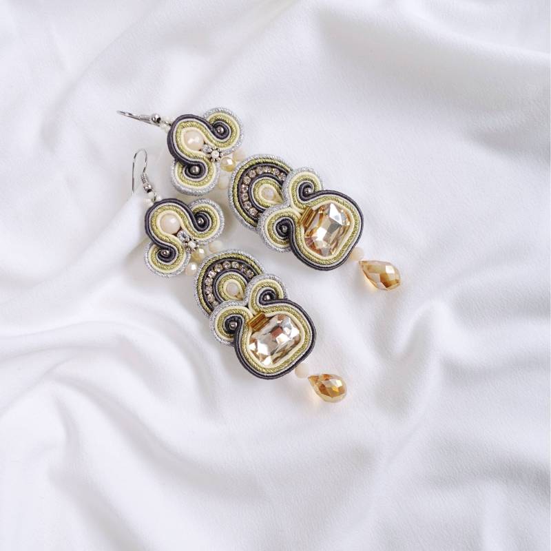 Gold Soutache Ohrringe, Lange Elfenbein Braut Goldohrringe, Kristallohrringe, Mutter Der Braut, Muttergeschenke Von Anui von AnuiJewelry