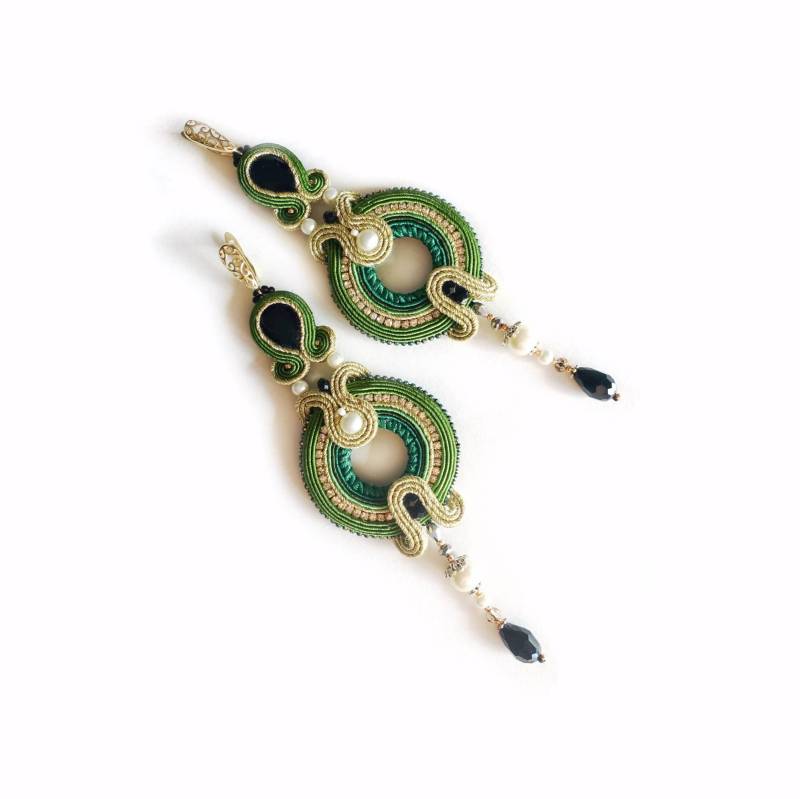 Grüne Creolen, Soutache Ohrringe Mit Perlen, Lange Ohrringe, Kreis Smaragd Gestickte Anui von AnuiJewelry