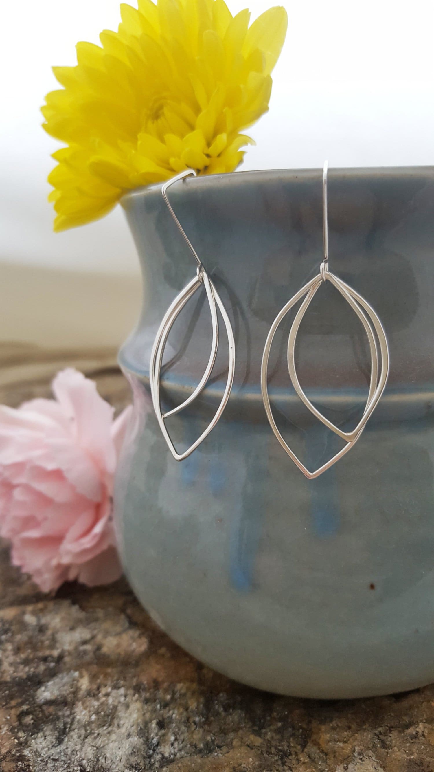 Marquise Blatt Form Ohrringe in Sterling-Silber Marquise Blatt Form Ohrringe in Sterling-Silber von Anvil79